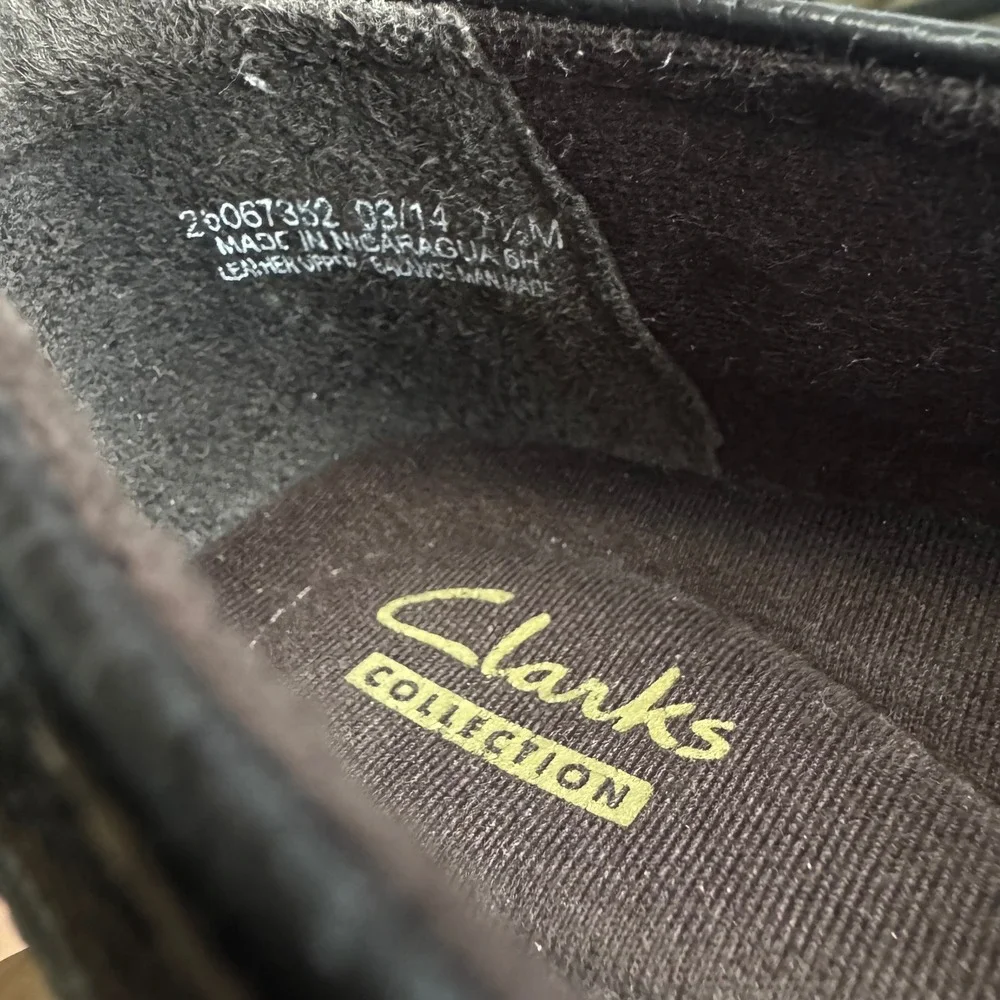 Clarks Collection Women Dark Brown Leather Button Detail‎ Loafer Shoes Size 7.5M